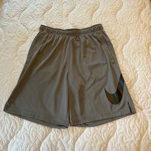 Men’s Nike gym shorts - size large